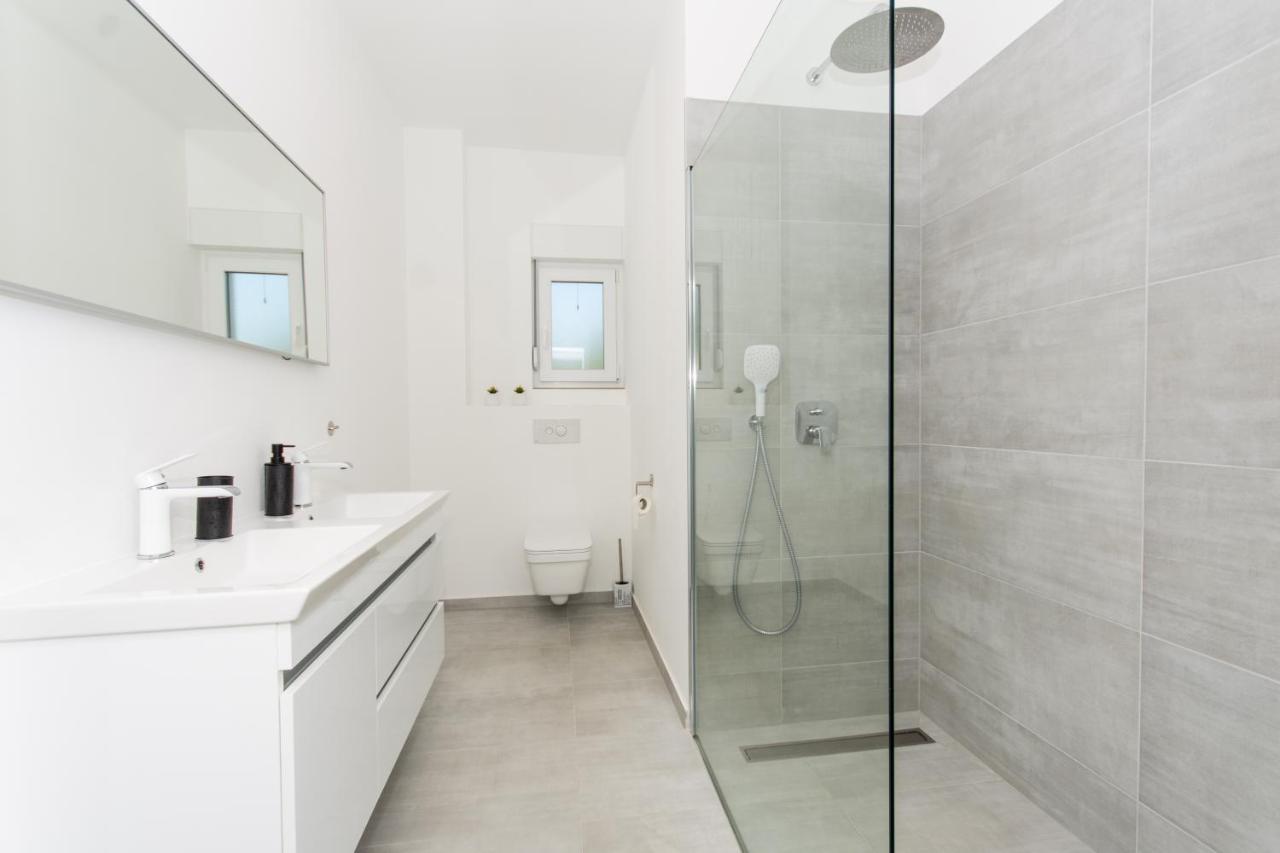 Apartment Julia โตรกีร์ ภายนอก รูปภาพ