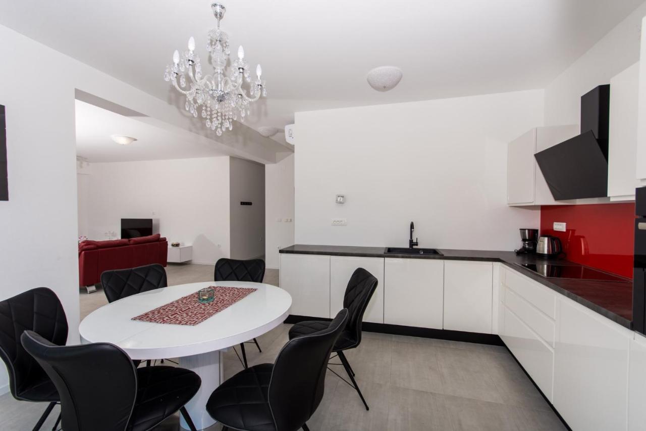 Apartment Julia โตรกีร์ ภายนอก รูปภาพ